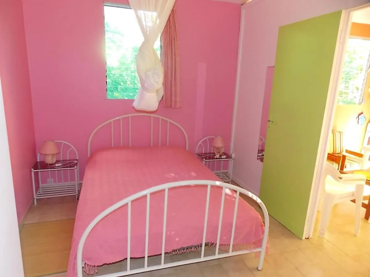 Holiday home Maison Cosy A Sainte-Luce Avec Piscine Partagee